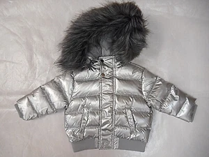 Chaqueta tampón de plata brillante Minilli para bebés/niñas con tallas de piel 12 Mth. - 20 - Imagen 1 de 5