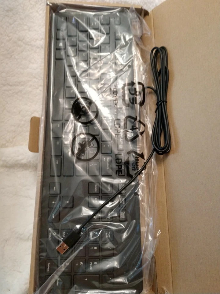 HP USB Slim Keyboard (Win 8) US - Image 1 of 2