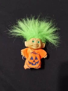 Vgt Troll with Green Hair And Green Eyes Pumpkin Shirt On - Picture 1 of 5
