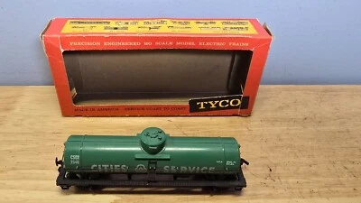 Vintage TYCO HO Scale Tank Car CITIES SERVICE Green CSOX 2549 w/ Box T315G:279 - Image 1 of 4