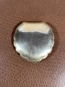 VINTAGE ELGIN FIFTH AVE NY SCALLOPED COMPACT MIRROR BRASS 2.75" x 2.75" - Picture 1 of 8