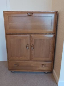 Vintage Ercol Windsor 469 serving cabinet 1960's - collection from TW2 or BH23 - Picture 1 of 12