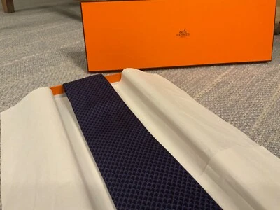 Hermes wave tie 100% authentic silk no defects perfect condition with box - Image 1 of 4