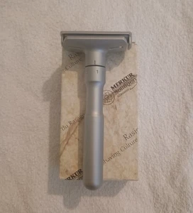 Merkur Futur Double Edge DE Adjustable Safety Razor Satin Chrome - Picture 1 of 8