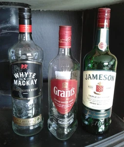 Drillinge "Triple" leere Whisky/Whiskey Flaschen WHYTE & MACKAY, GRANT'S, JAMESON - Bild 1 von 19