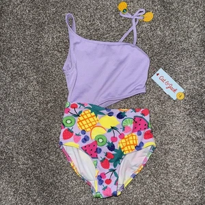 Neu mit Etikett Mädchen Cat & Jack Badeanzug Einteiler Cut-Out lila Obst Größe S 6/7 - Bild 1 von 3