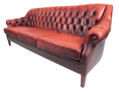 Sofá Chesterfield de cuero Foto 1 de 4