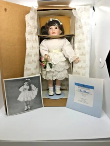 Bambola di porcellana Ashton Drake Gallery "Ann Marie" Look at Me da collezione 14" 1993 - Foto 1 di 8