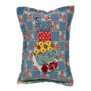 NEU Handarbeit Hase Peep Kissen Vintage Quilt Chenille Tagesdecke Frühling Ostern - Bild 1 von 7