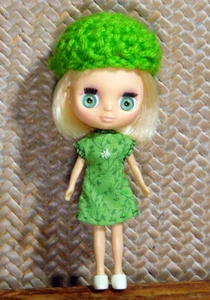 Green Mini Petite Blythe Outfit - Embroidered Green Dress and Crochet Hat  - Picture 1 of 5