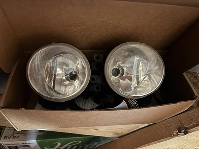 Противотуманные фары 2019 Toyota Tundra - Изображение 1 из 3