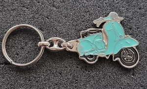 Vespa Schlüsselanhänger Scooter Roller türkis - Maße 42x38mm - Picture 1 of 1