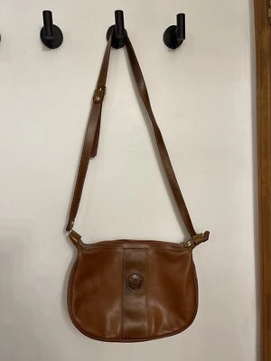 Cartera de hombro Kara Foto 1 de 4