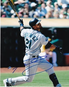 FRANKLIN GUTIERREZ SEATTLE MARINERS ACTION SIGNED 8x10 - Picture 1 of 1