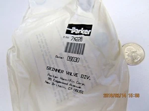 Parker 7K228 SKINNER VALVE DIV. - Picture 1 of 2