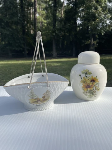 VTG HOLLY HOBBIE PORCELAIN BASKET W/ WIRE HANDLE & CERAMIC JAR W/LID -SUNFLOWERS Cover