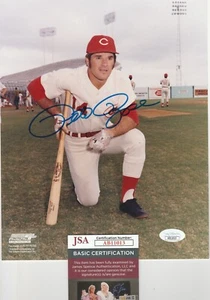 PETE ROSE SIGNED 8X10 LICENSED PHOTO HIT KING REDS SPRING TRAINING JSA COA KNEEL - Picture 1 of 5