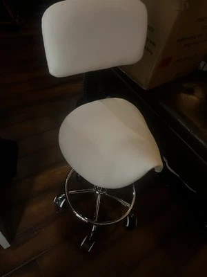 Tattoo Chair  - Image 1 of 2