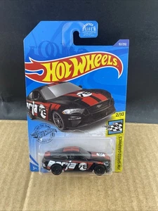 Hot Wheels HW Speed Graphics 2018 Ford Mustang GT 2/10, PIÙ OGGETTI SPEDIZIONE $1 - Foto 1 di 3