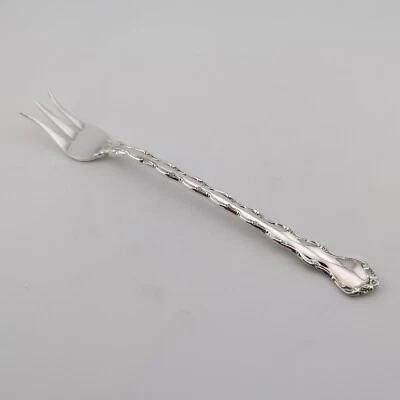 Tenedor de cóctel Reed & Barton Tara de plata de ley - 5 3/4" - sin monogramas Foto 1 de 3