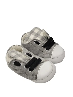 Nuevo sin etiquetas Nuevo Fendi Bebé Gris y Blanco Puntera Gorra Zapatos con Logo Talla I Foto 1 de 3