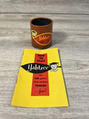 Taza de dados Yahtzee vintage 1956 marrón cartón e instrucciones de juego reemplazo Foto 1 de 4