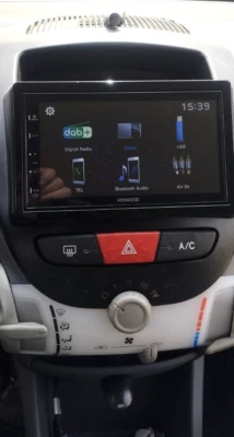 Kenwood DMX129DAB Android-Autoradio DAB+ BT USB AV mit Einbaurahmen Aygo Gen.1 - Bild 1 von 4