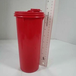 Tupperware Container 262-B Red Liquids Pour Spout 32 oz - Picture 1 of 4