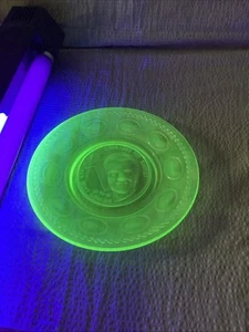 1970 Uranium Vaseline Wheaton Glass Plate Rev. Billy Graham Crusades For Christ - Picture 1 of 4
