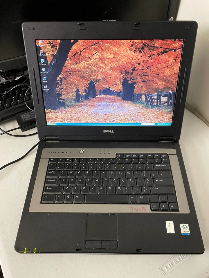 Laptop Dell Inspiron B120 14" Intel Celeron M 2GB 60GB HDD XP Pro Office #750A Foto 1 de 4