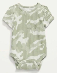 Old Navy Baby Size 0-3 Months ~ Green Camo Short Sleeve Rib-Knit Henley Bodysuit - Picture 1 of 2