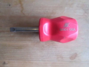 NEW snap on stubby flat screwdriver shd1 usa in classic red new premium tool - Picture 1 of 4
