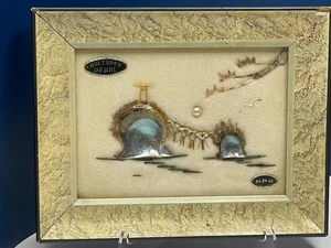 Gerahmtes Muschelkunstwerk mit einer Zuchtperle MPC. SELTENER FUND - Bild 1 von 9