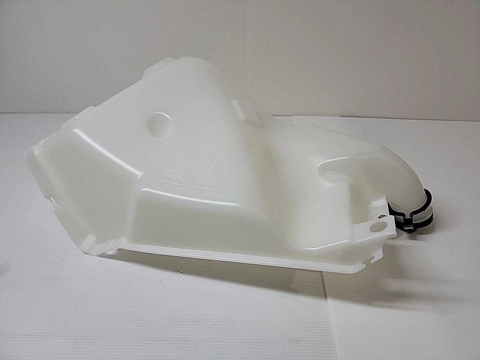 Резервуар жидкости передней стиральной машины Dorman для 2002-2006 GMC Envoy XL 2003 2004 2005 - Изображение 1 из 4