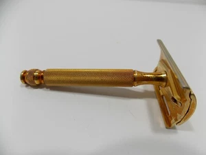 VINTAGE GILLETTE GOLD TONE POCKET EDITION SAFETY RAZOR D - Picture 1 of 9