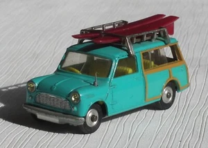 1:43 Austin Mini Countryman Corgi 485 mit Surfbrettern! #1 RAR - Imagen 1 de 11