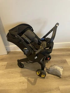 Doona Stroller with newborn inserts and Rain Cover - Picture 1 of 11