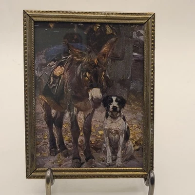 Marco de fotos vintage de latón con detalle alrededor del cristal. Tarjeta postal burro y perro. Foto 1 de 4