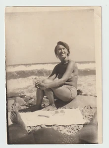 Photo Handsome Women Beach Fashion swimsuit Men Bare feet Trunks Unusual VTG - Picture 1 of 2