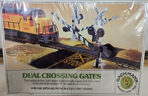Bachmann Dual Crossing Gates H0 Scale Kit 46-1220 - Picture 1 of 5