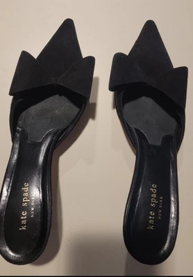 Kate Spade New York Negro Gamuza Pajarita Gatito Tacón Punta Puntera Sin Cordones Talla 9 Usado en Excelente Condición Foto 1 de 4