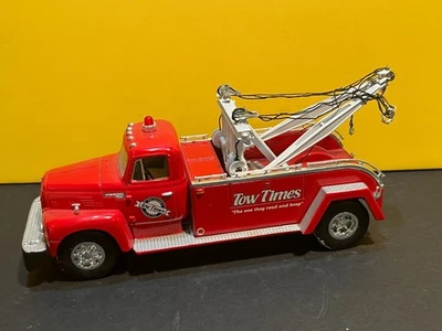 1/34 1ST GEAR 1957 INTERNATIONAL R-200 TOW TRUCK TOW TIMES RED 18-1297 READ - Image 1 of 4
