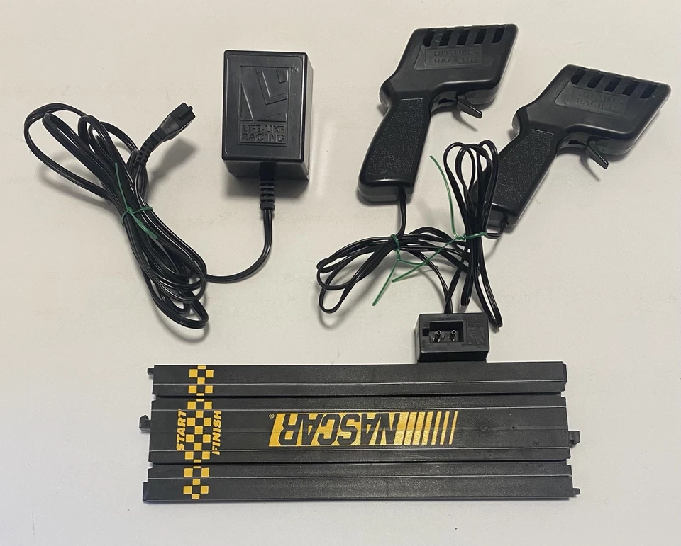 Like Like Racing Escala HO Slot Car Power Track con Power Pack y Dos Controladores Foto 1 de 4