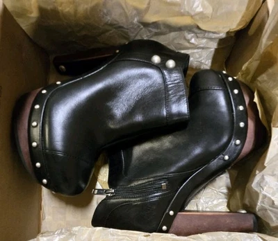 Botines UGG Ambrogia con plataforma de cuero negro tachonado talla 7 Tacones Madera Retro Y2K Foto 1 de 4
