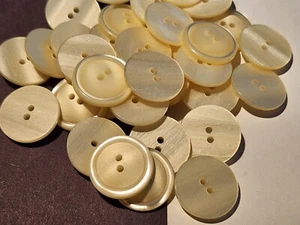 12 cremefarbene 2mm Rand gewölbt Mitte 2-Loch Durchnähknöpfe 22mm - Bild 1 von 9