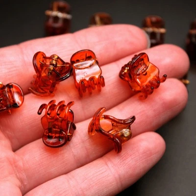 Pinzas para el pelo con garra de muñeca marrón pequeño escala 1:6, estilo de muñeca miniatura, 1 cm (paquete de 12) Foto 1 de 4