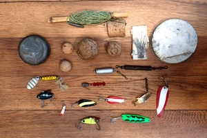 Vintage Fishing Lures Tackle heddon/otto gator/phoebe/dardevle/capitol - Picture 1 of 9