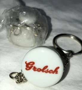 De colección Grolsch Cerveza Botella de Porcelana Gorra Publicidad Llavero Nuevo Stock Antiguo Nuevo De Reedición - Imagen 1 de 9