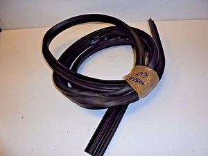 FORD FOCUS ESTATE MK2 04-10 PASSENGER SIDE REAR DOOR SEAL - Picture 1 of 1