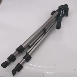 Vanguard PT-168 Camera Aluminum Tripod  Adjustable Legs 19.4 to 49.4"  - Picture 1 of 3